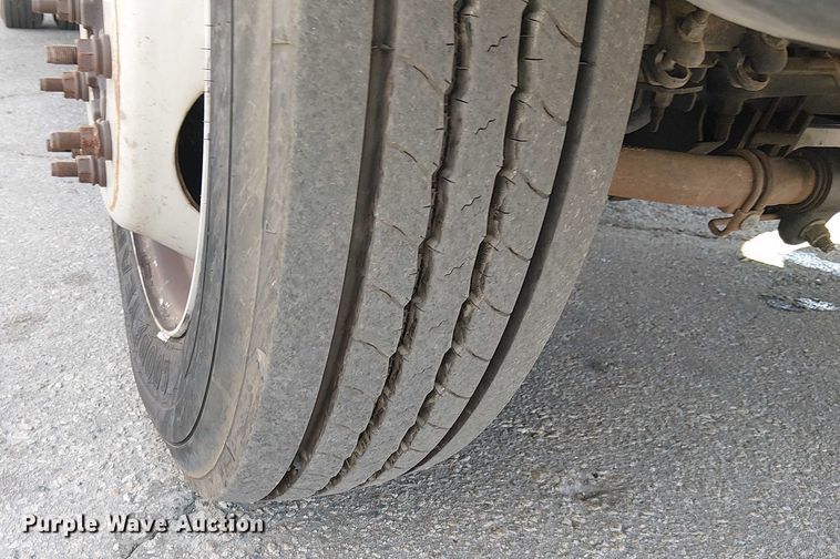 image for item YA1157 2016 Ford F550 Super Duty bucket truck