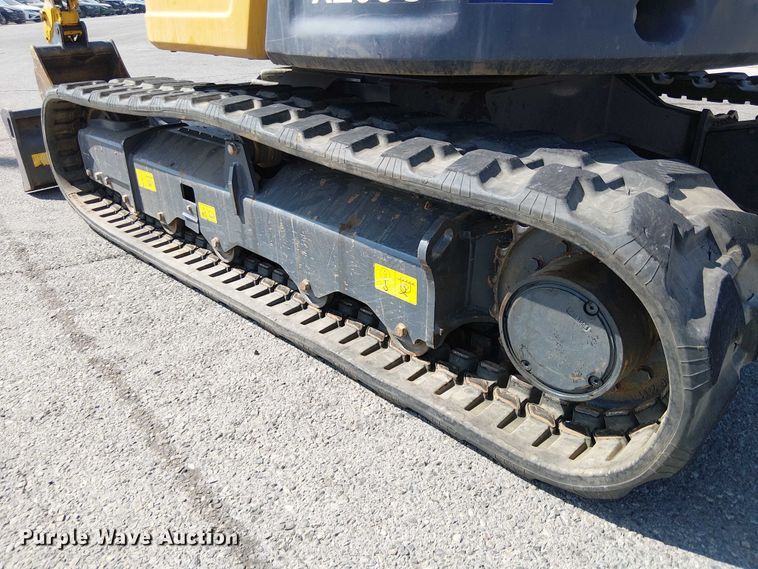 image for item YA1192 2021 XCMG XE55U mini excavator