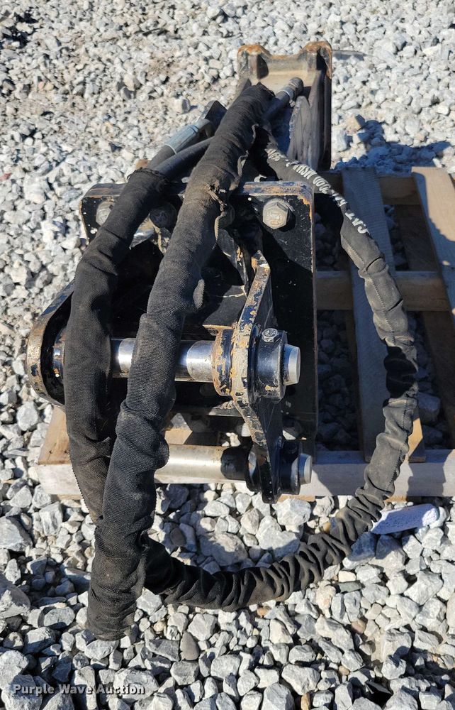 image for item YA1202 2010 Caterpillar B6 breaker