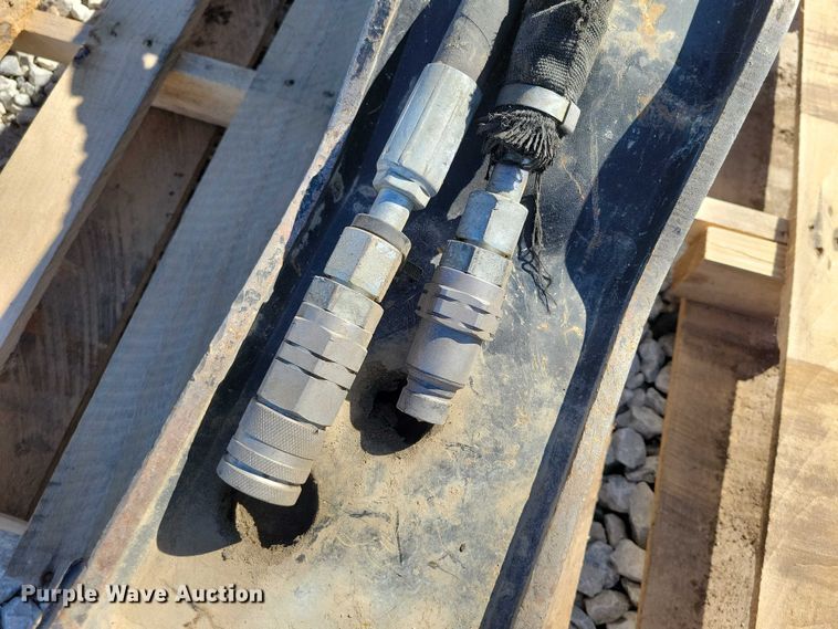 image for item YA1202 2010 Caterpillar B6 breaker