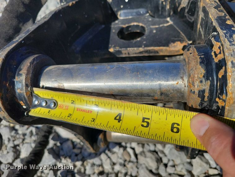 image for item YA1202 2010 Caterpillar B6 breaker