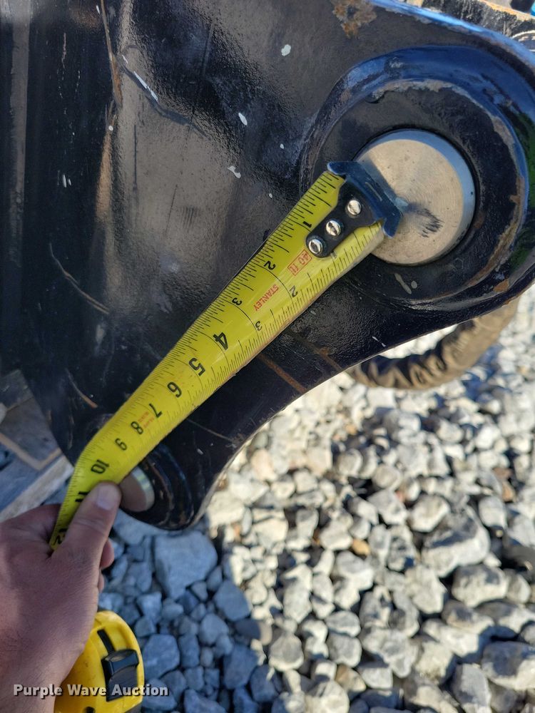 image for item YA1202 2010 Caterpillar B6 breaker