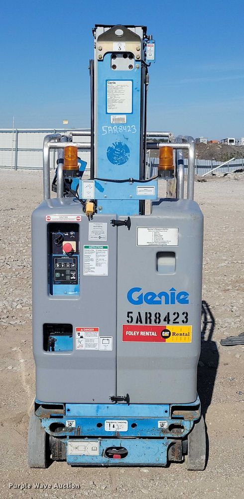 image for item YA1203 2015 Genie GR20 vertical lift