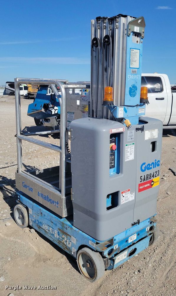 image for item YA1203 2015 Genie GR20 vertical lift