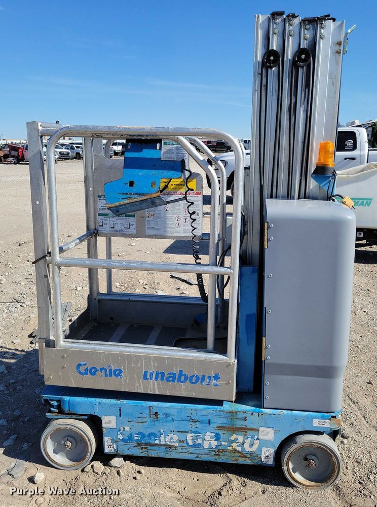image for item YA1203 2015 Genie GR20 vertical lift