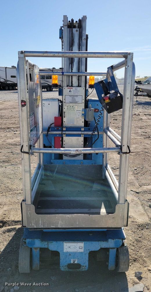 image for item YA1203 2015 Genie GR20 vertical lift