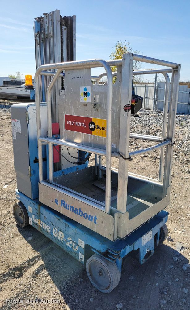 image for item YA1203 2015 Genie GR20 vertical lift
