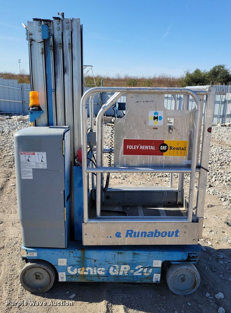 image for item YA1203 2015 Genie GR20 vertical lift