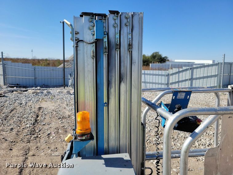 image for item YA1203 2015 Genie GR20 vertical lift