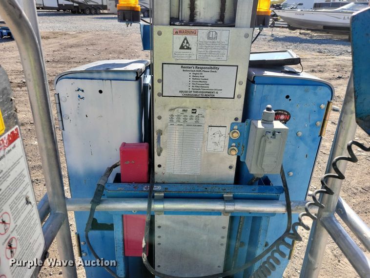 image for item YA1203 2015 Genie GR20 vertical lift