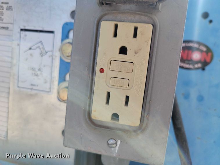 image for item YA1203 2015 Genie GR20 vertical lift