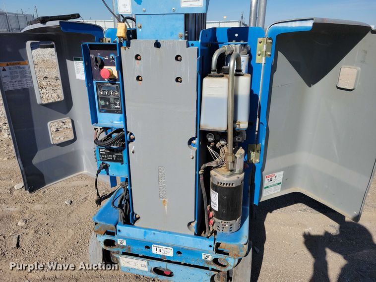 image for item YA1203 2015 Genie GR20 vertical lift