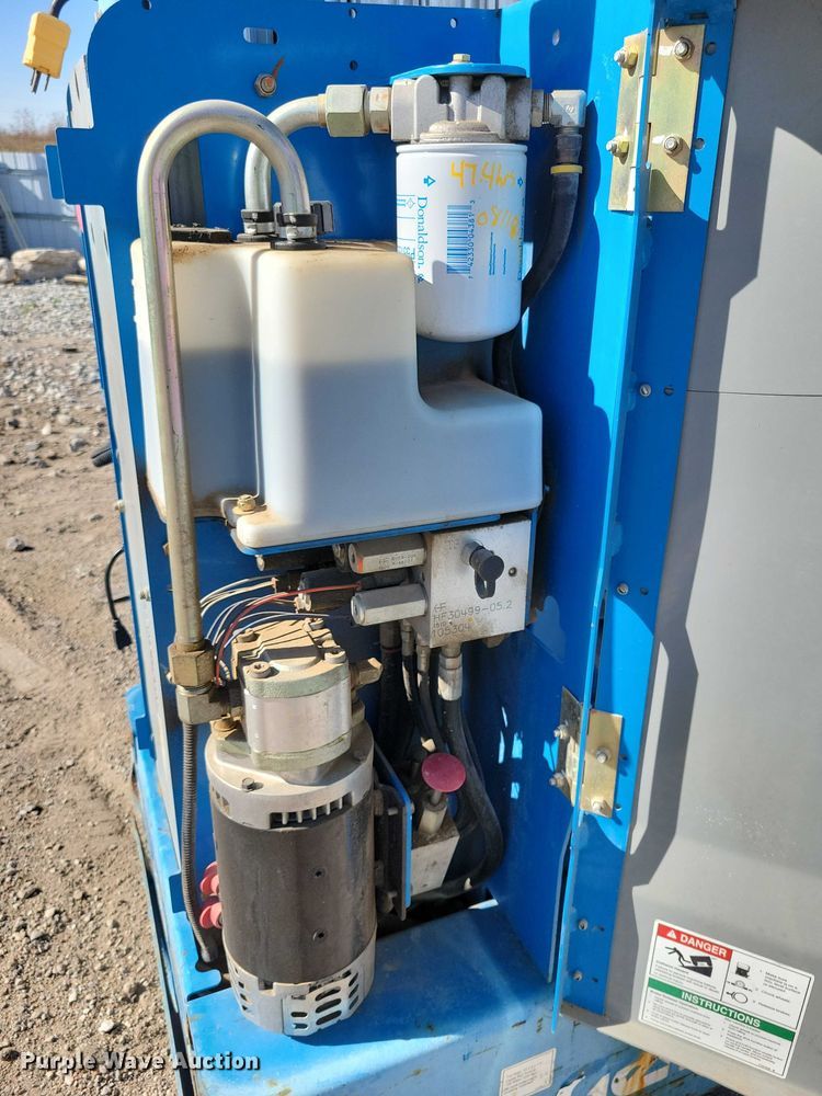image for item YA1203 2015 Genie GR20 vertical lift