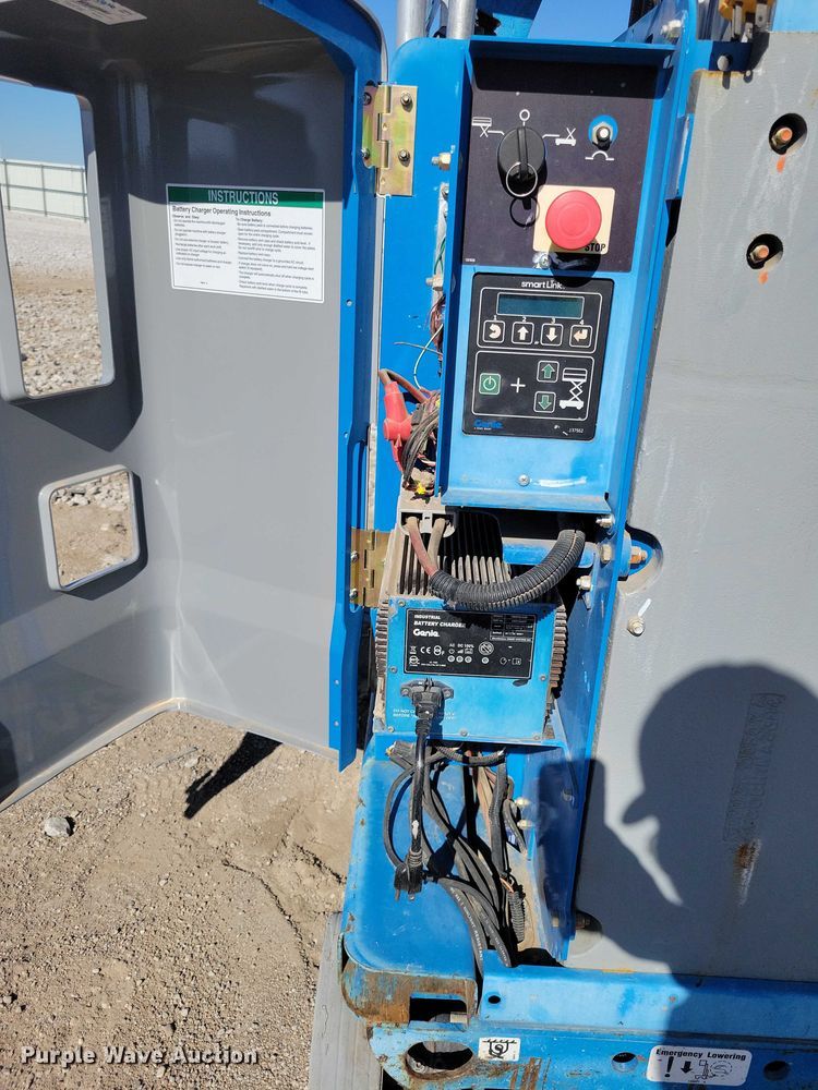 image for item YA1203 2015 Genie GR20 vertical lift