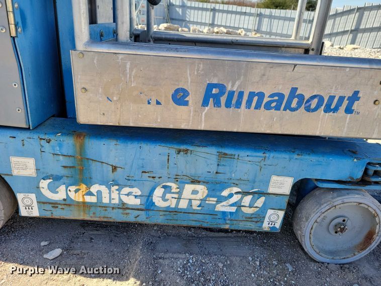 image for item YA1203 2015 Genie GR20 vertical lift