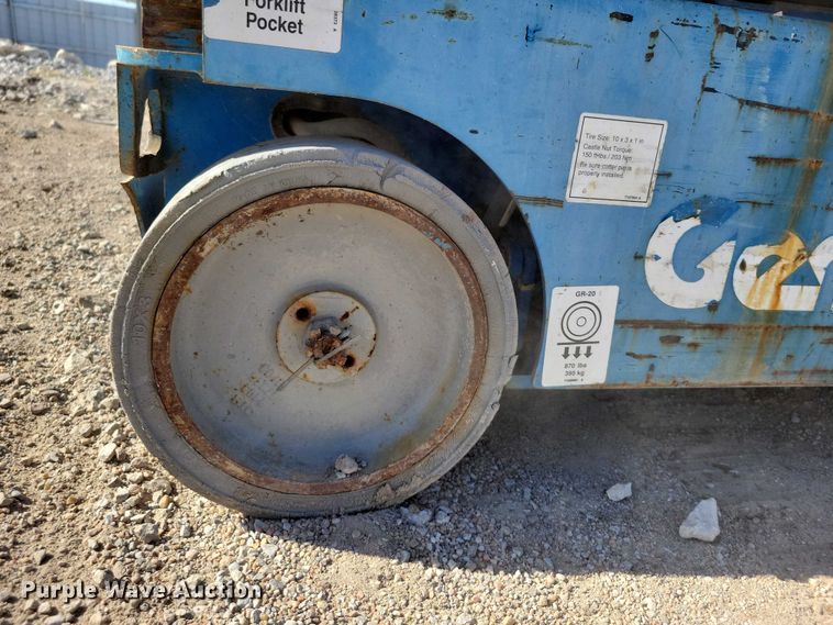 image for item YA1203 2015 Genie GR20 vertical lift