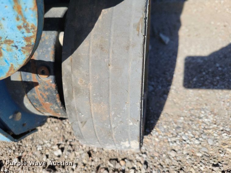 image for item YA1203 2015 Genie GR20 vertical lift