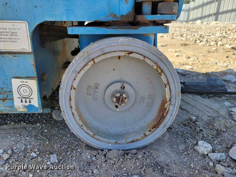 image for item YA1203 2015 Genie GR20 vertical lift