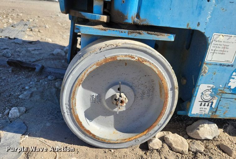 image for item YA1203 2015 Genie GR20 vertical lift