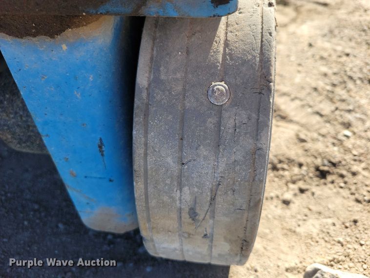 image for item YA1203 2015 Genie GR20 vertical lift