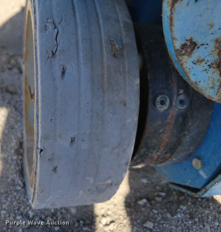 image for item YA1203 2015 Genie GR20 vertical lift