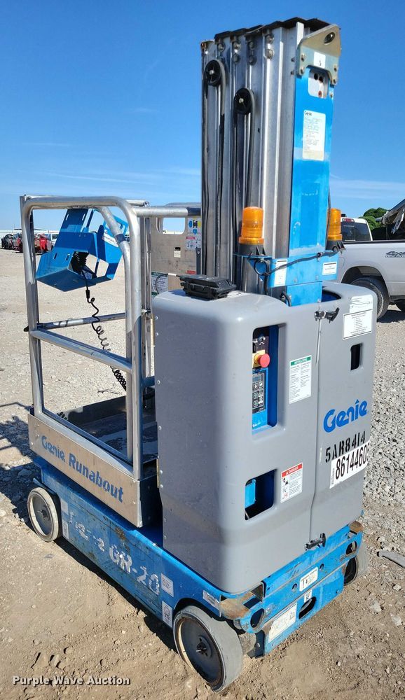 image for item YA1204 2015 Genie GR20 vertical lift