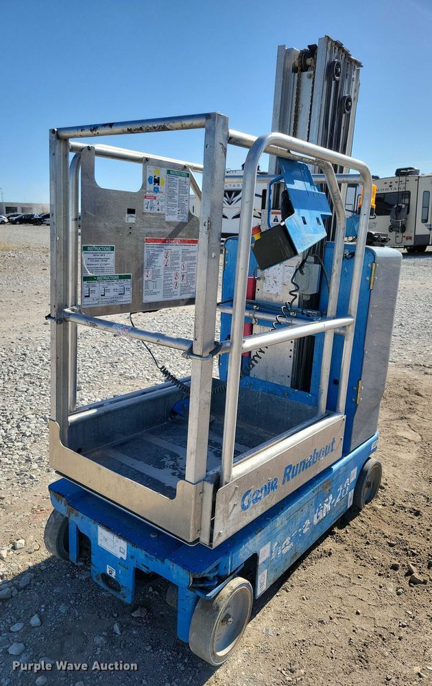 image for item YA1204 2015 Genie GR20 vertical lift