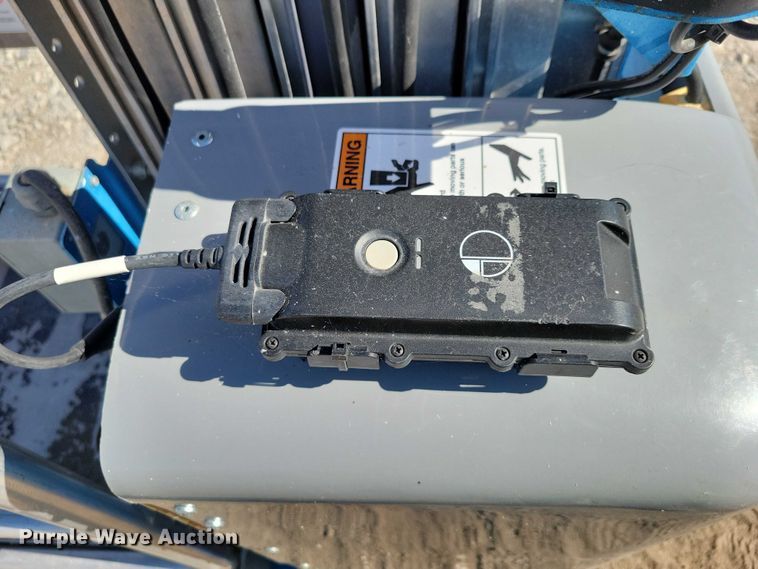 image for item YA1204 2015 Genie GR20 vertical lift