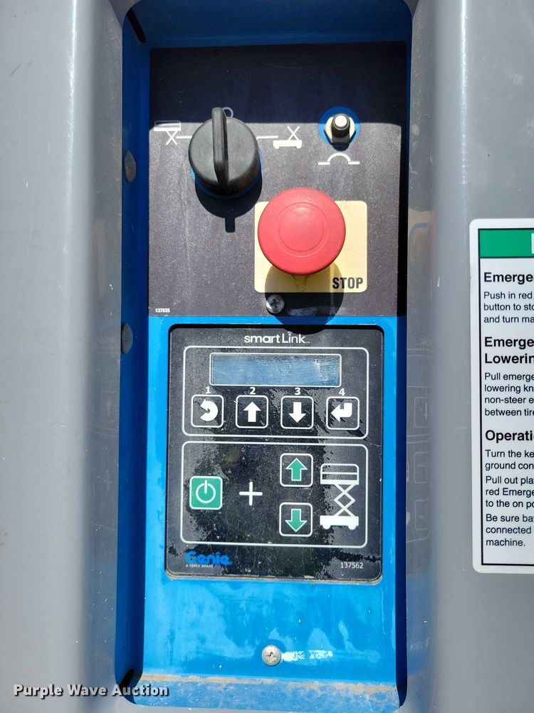 image for item YA1204 2015 Genie GR20 vertical lift