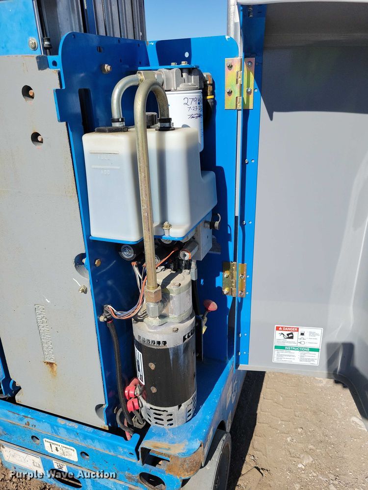 image for item YA1204 2015 Genie GR20 vertical lift