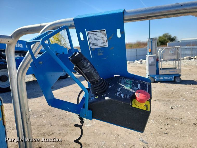 image for item YA1204 2015 Genie GR20 vertical lift