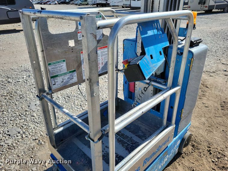 image for item YA1204 2015 Genie GR20 vertical lift