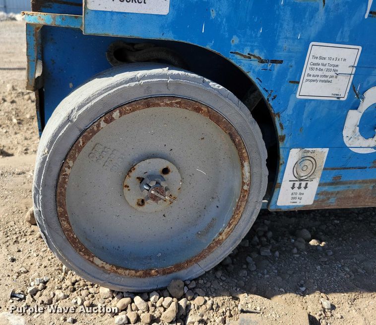 image for item YA1204 2015 Genie GR20 vertical lift