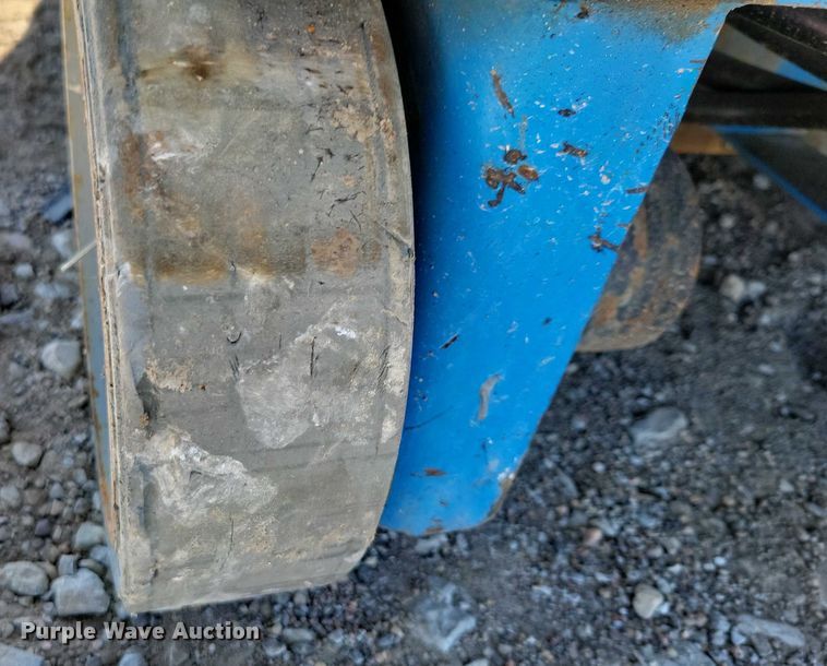 image for item YA1204 2015 Genie GR20 vertical lift