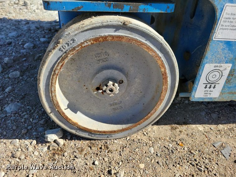 image for item YA1204 2015 Genie GR20 vertical lift