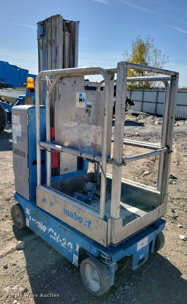 image for item YA1205 2015 Genie GR20 vertical lift