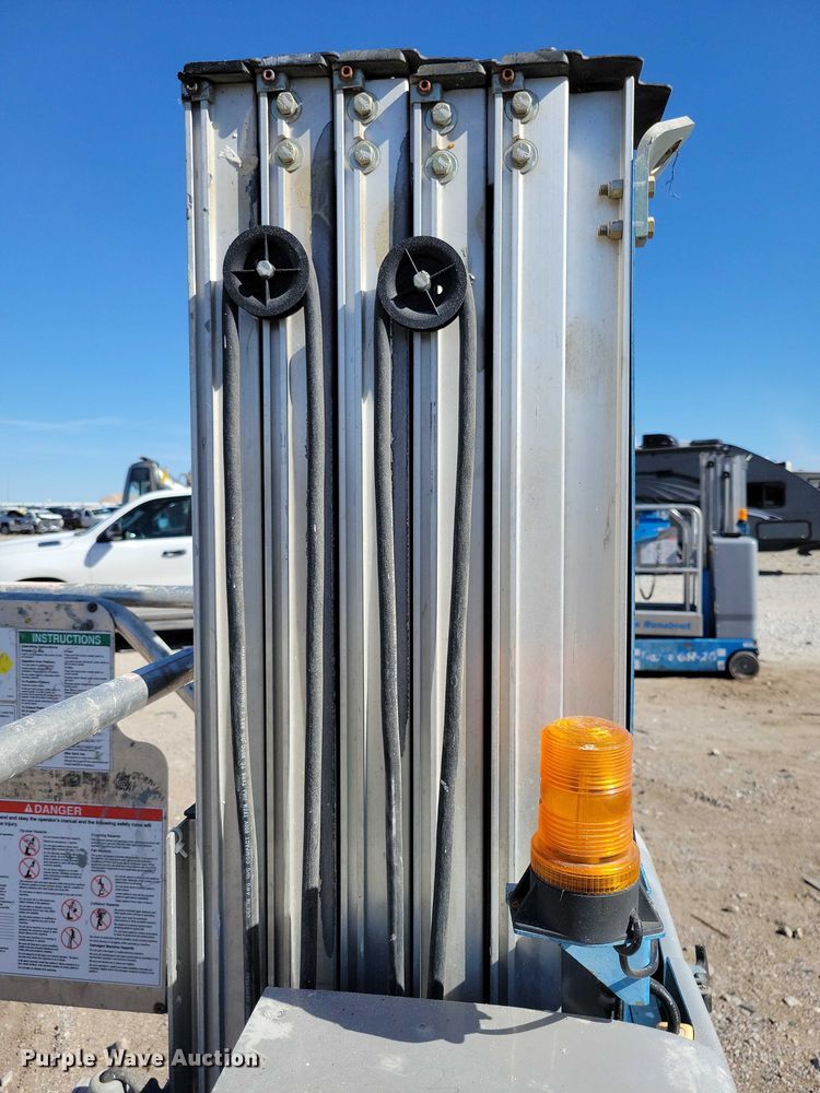 image for item YA1205 2015 Genie GR20 vertical lift