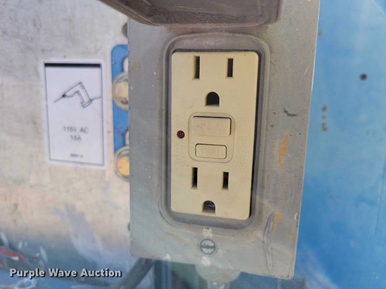 image for item YA1205 2015 Genie GR20 vertical lift