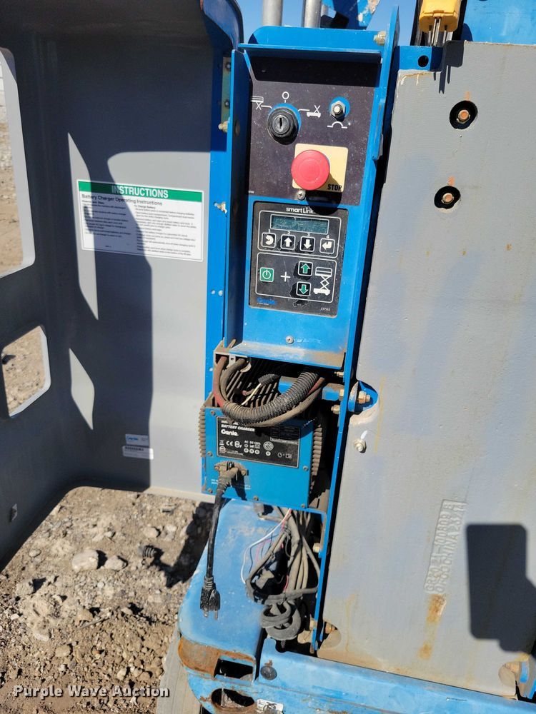 image for item YA1205 2015 Genie GR20 vertical lift