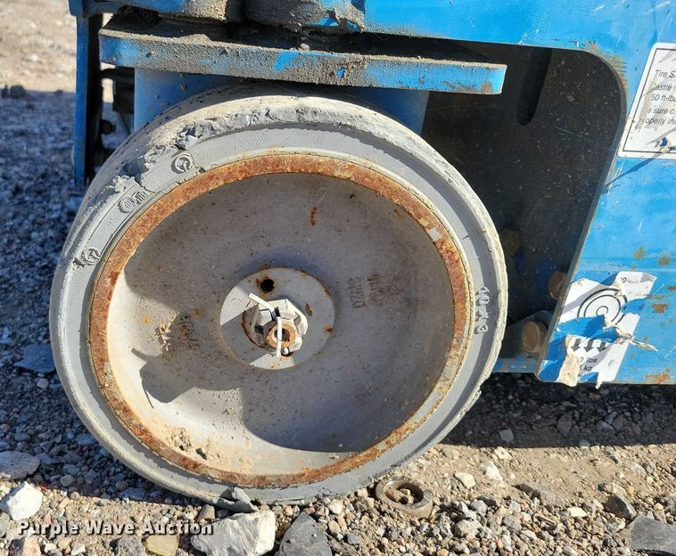 image for item YA1205 2015 Genie GR20 vertical lift