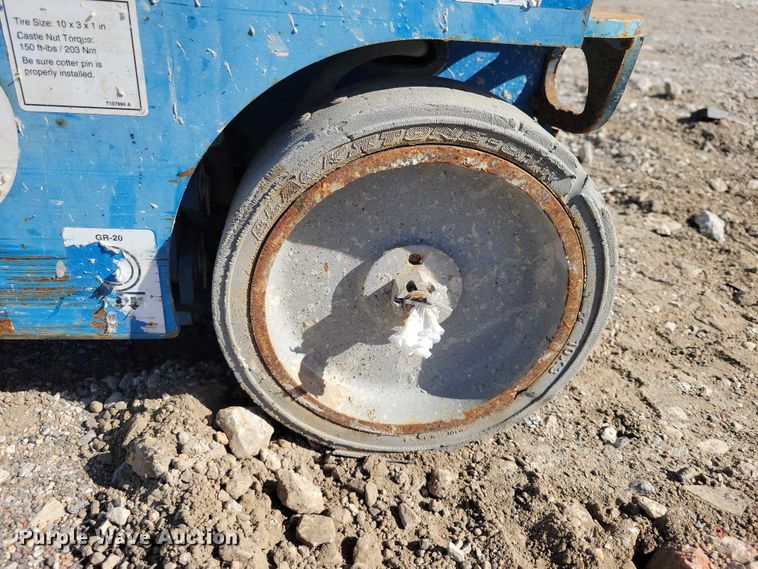 image for item YA1205 2015 Genie GR20 vertical lift