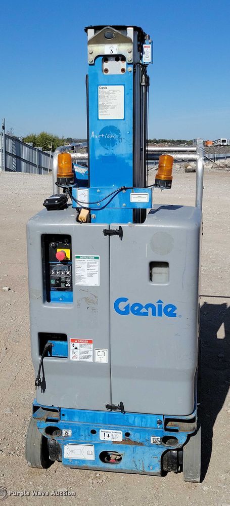 image for item YA1206 2015 Genie GR20 vertical lift