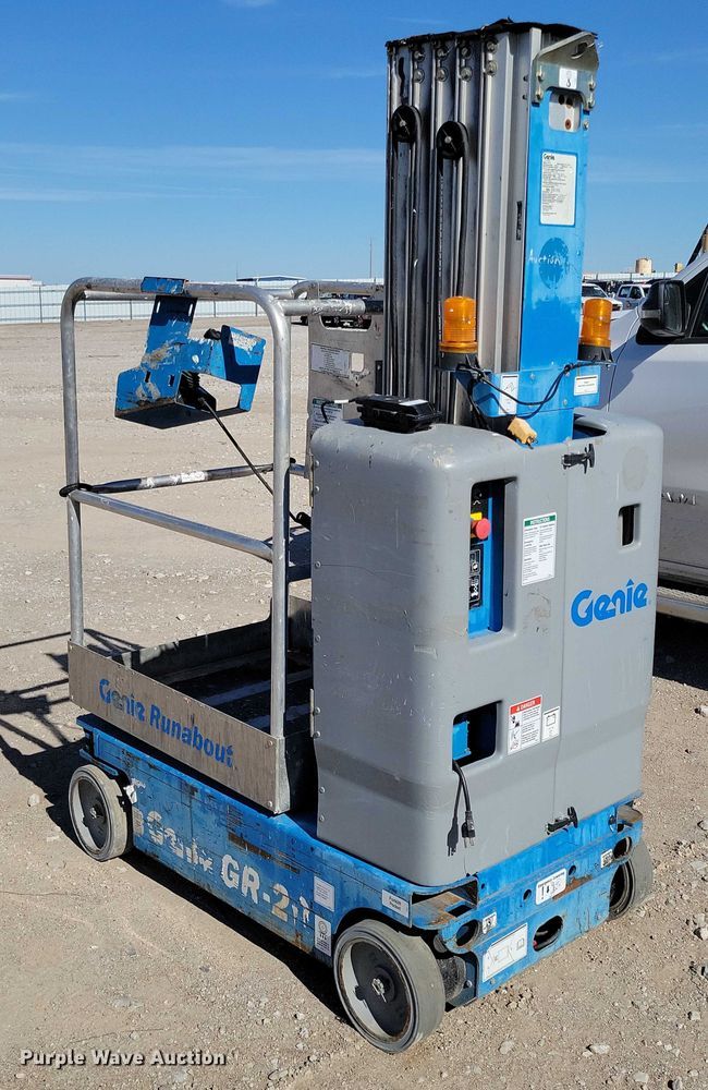 image for item YA1206 2015 Genie GR20 vertical lift