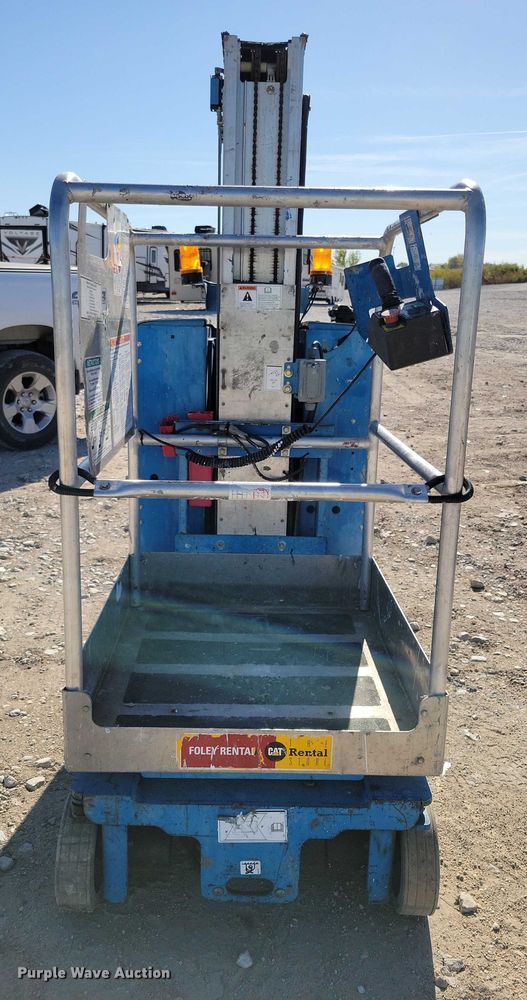 image for item YA1206 2015 Genie GR20 vertical lift