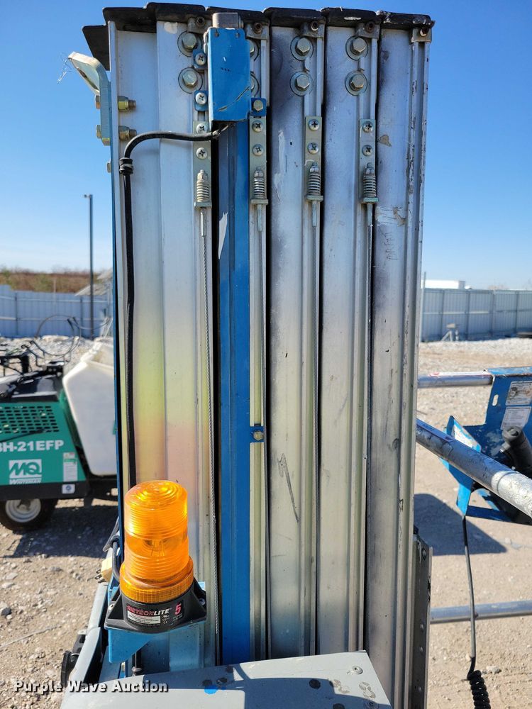 image for item YA1206 2015 Genie GR20 vertical lift