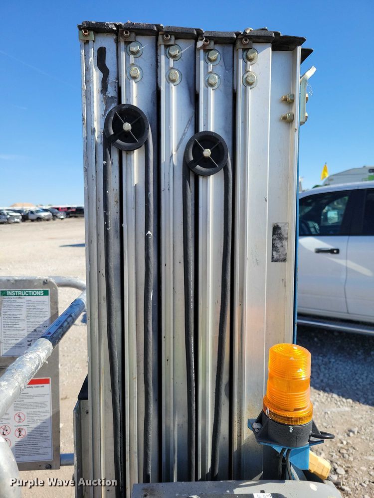 image for item YA1206 2015 Genie GR20 vertical lift