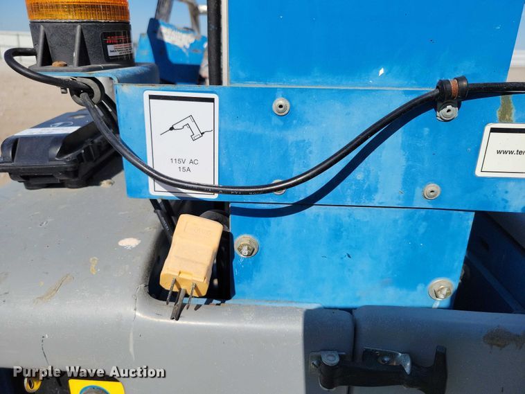 image for item YA1206 2015 Genie GR20 vertical lift