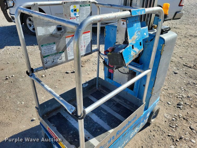 image for item YA1206 2015 Genie GR20 vertical lift