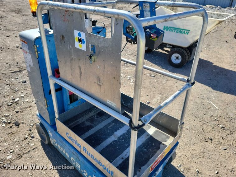 image for item YA1206 2015 Genie GR20 vertical lift