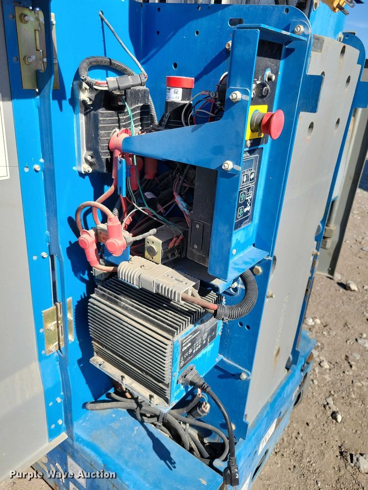 image for item YA1206 2015 Genie GR20 vertical lift